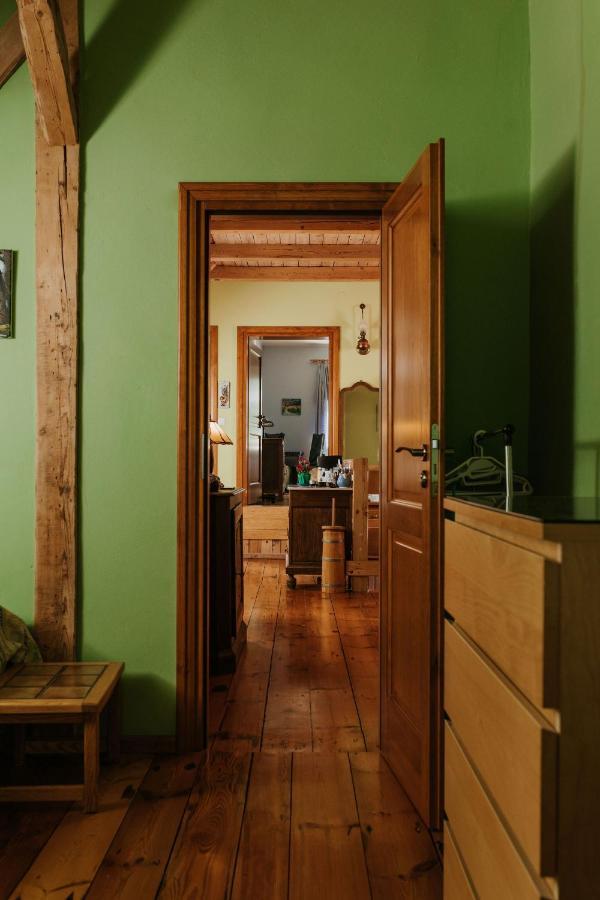 Stara Szkola Nad Jeziorem Czarne  Bagian luar foto